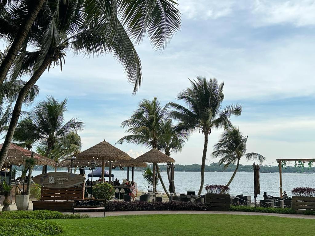 Dangabay 2bedroom Seaview Luxury Design Unit Apartment